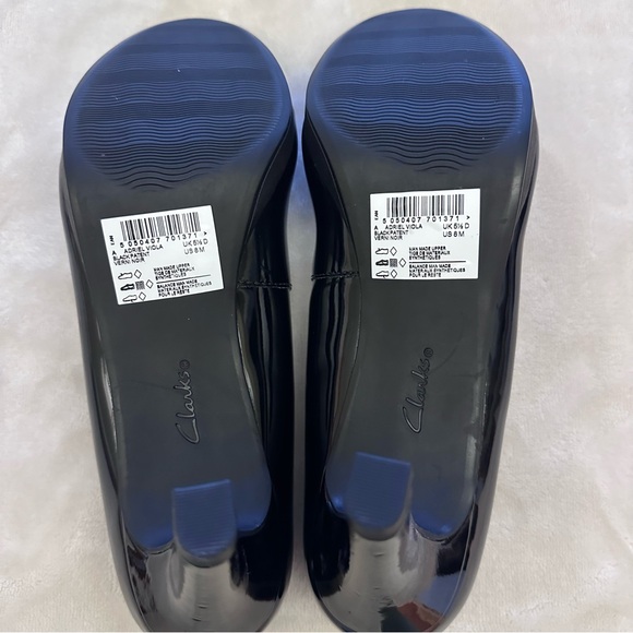 Clarks Classic black patent 1/2 inch platform pumps size 8. - Picture 6 of 6